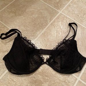 Victoria’s Secret bra 32c